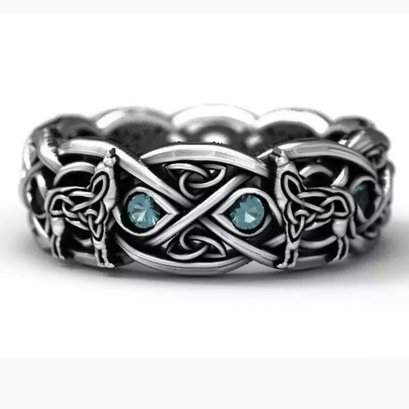 Jewelry - Nordic Celtic knot wolf sz 6 ring dark silver tone